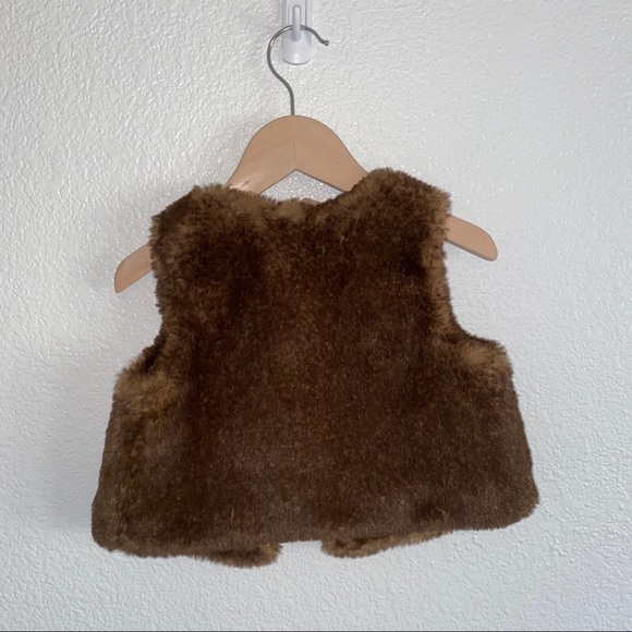 Gymboree faux fur vest - Picture 5 of 5